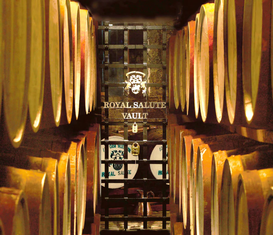 Tham quan kho chứa Royal Salute của nhà Chivas Regal Kho chứa của Royal Salute